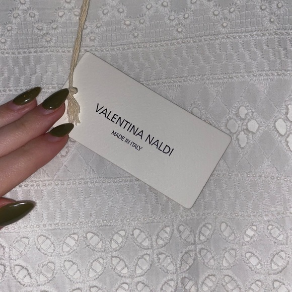 Italian brand mini dress size is L but runs really small - Picture 3 of 8